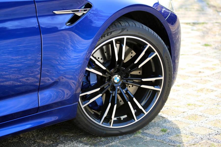 Колеса BMW M5 (F90) 2018 года  (JP) (фото 21 из 33)